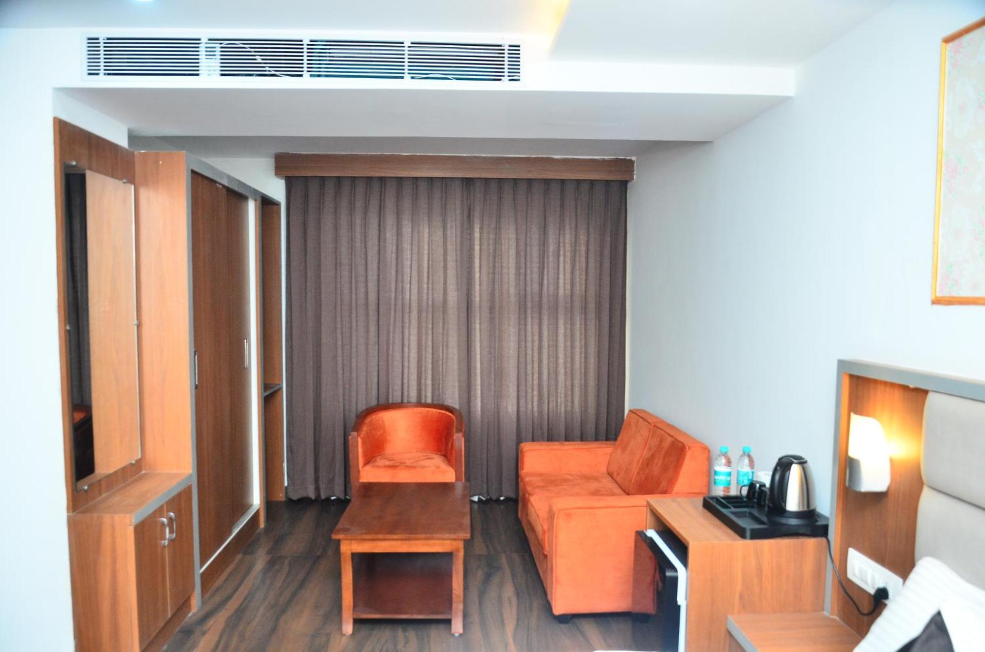 Hotel Eyrie Nest بنغالور المظهر الخارجي الصورة